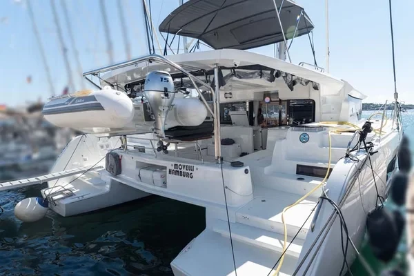 Lagoon 46 - Boatscribe.com