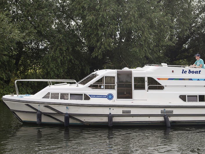Le Boat Crusader - Boatscribe.com