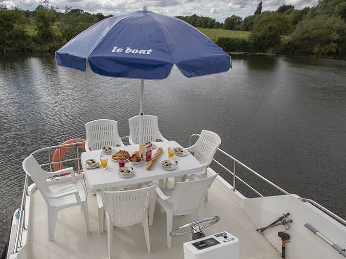 Le Boat Crusader - Boatscribe.com