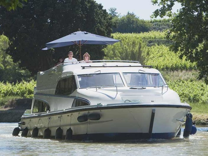 Le Boat Mystique - Boatscribe.com