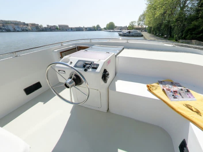 Le Boat Royal Classique - Boatscribe.com