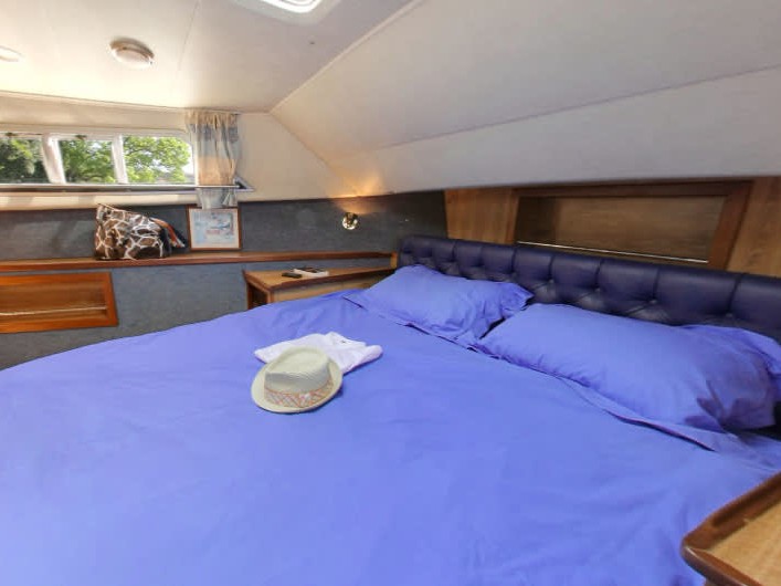 Le Boat Royal Classique - Boatscribe.com