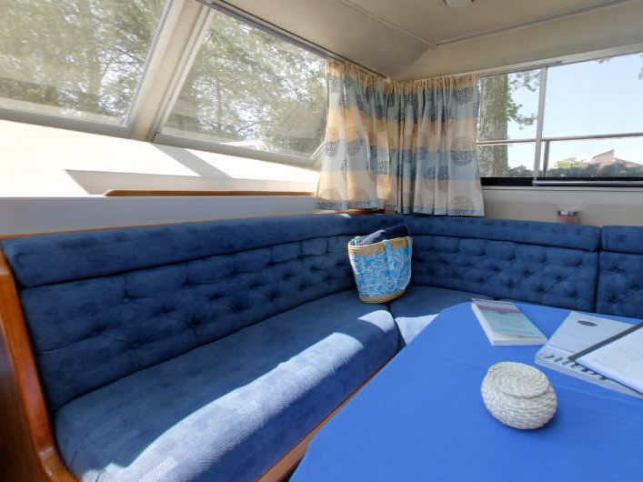 Le Boat Royal Classique - Boatscribe.com