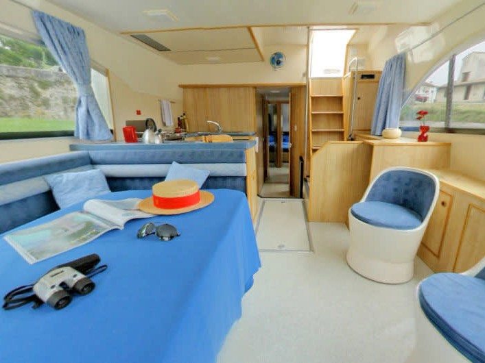Le Boat Salsa A - Boatscribe.com
