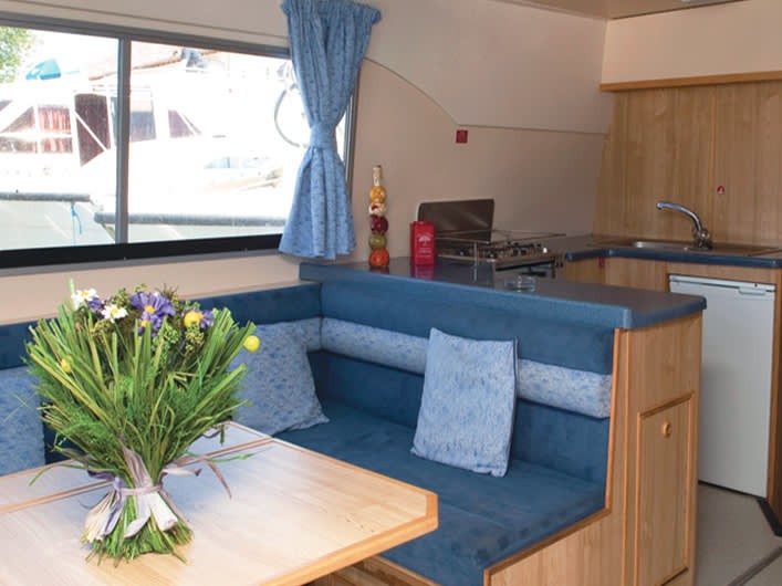 Le Boat Salsa A - Boatscribe.com