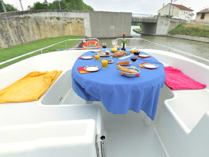 Le Boat Salsa B - Boatscribe.com