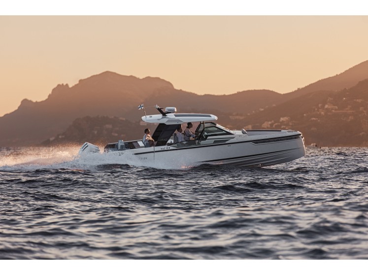 Saxdor 320 GTO - Boatscribe.com