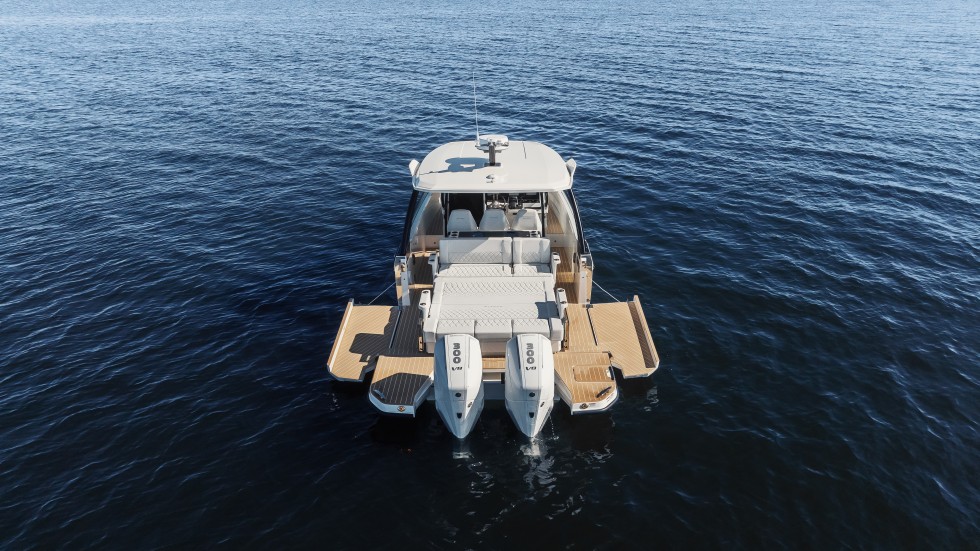 Saxdor 320 GTO - Boatscribe.com