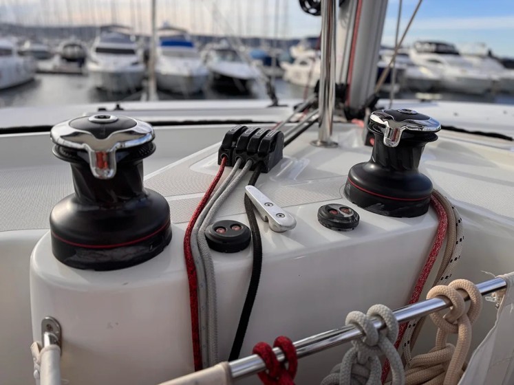 Lagoon 42 - Boatscribe.com