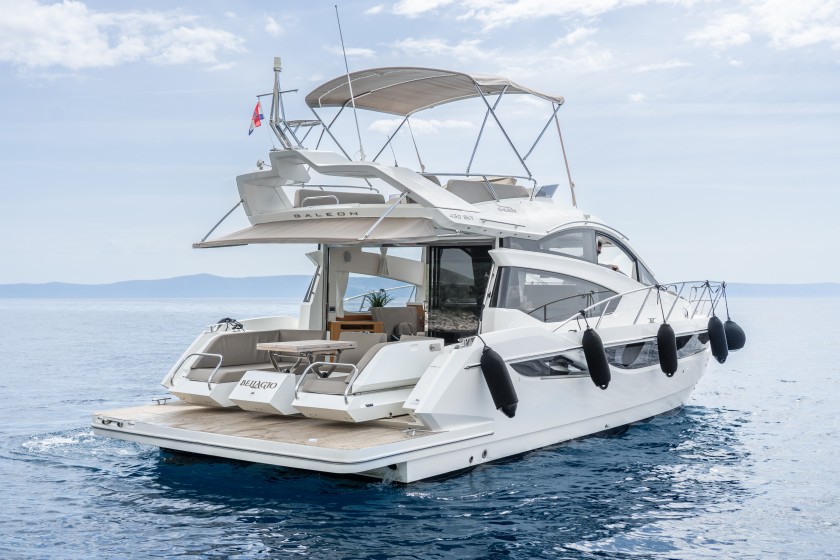 Galeon 430 Skydeck - Boatscribe.com