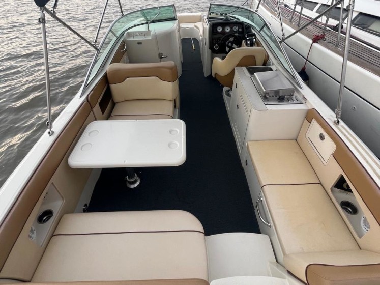 Sea Ray 290 - Boatscribe.com