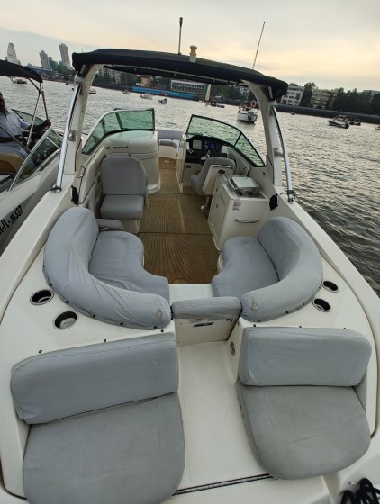 Sea Ray SLX 300 - Boatscribe.com