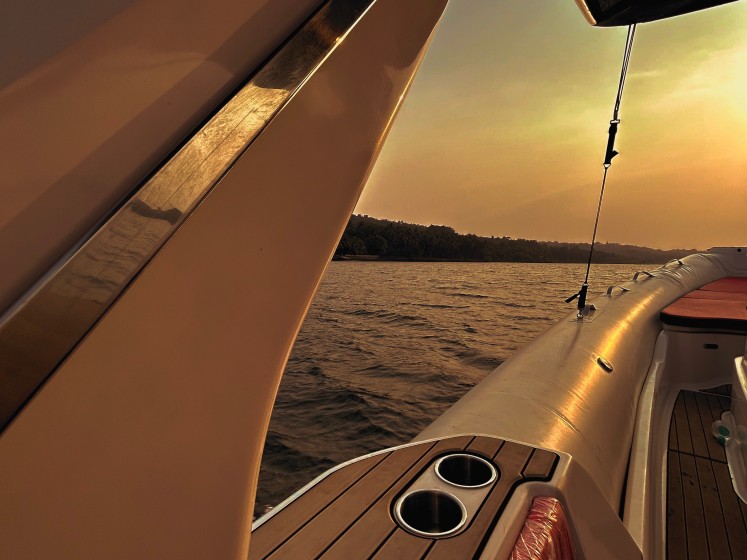 Zodiac Medline 750 - Boatscribe.com