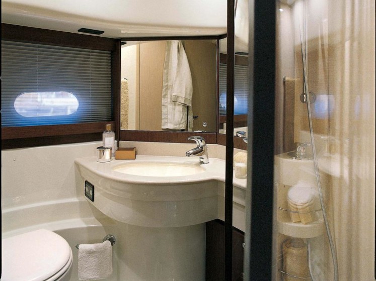 Ferretti 550 - Boatscribe.com