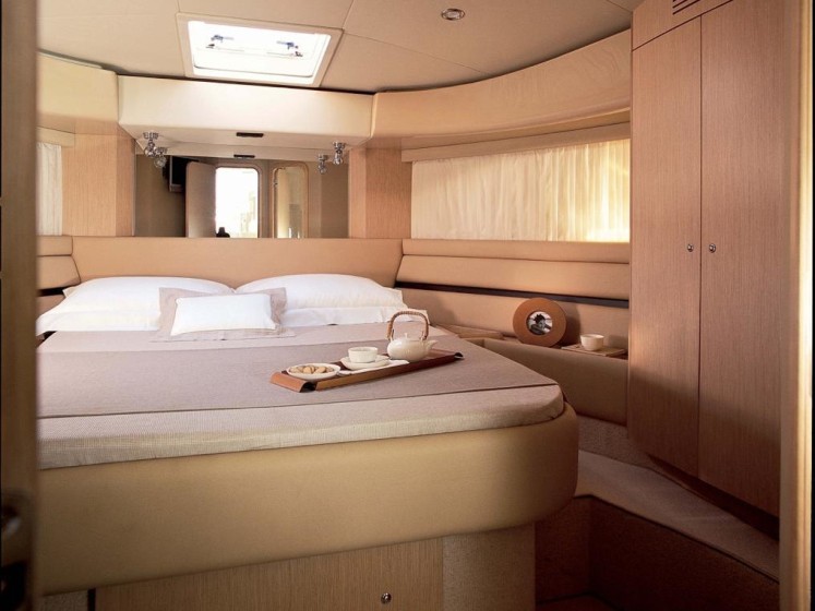 Ferretti 550 - Boatscribe.com