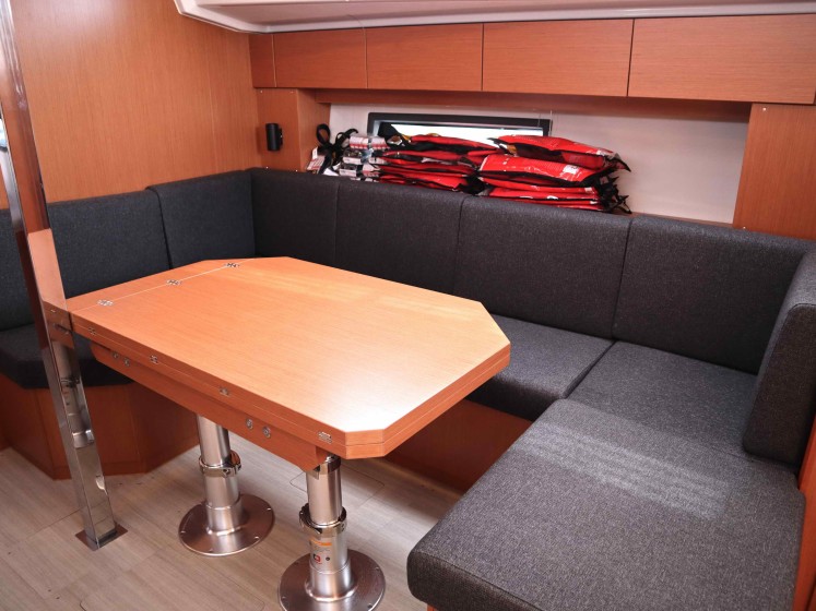 Bavaria C42 - Boatscribe.com