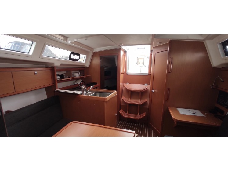 Bavaria 34 Cruiser - Boatscribe.com