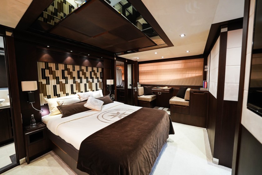 Galeon 780 - Boatscribe.com