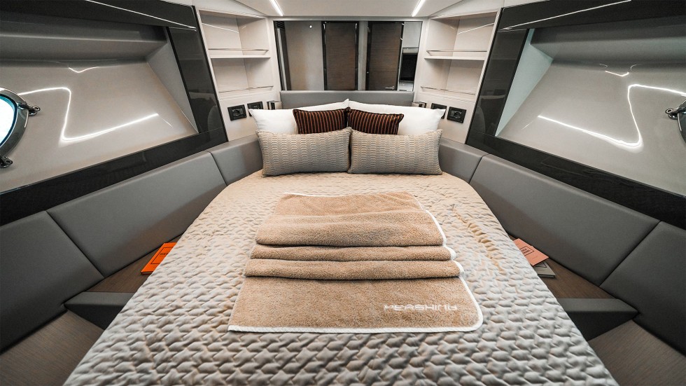 Pershing 5X - Boatscribe.com