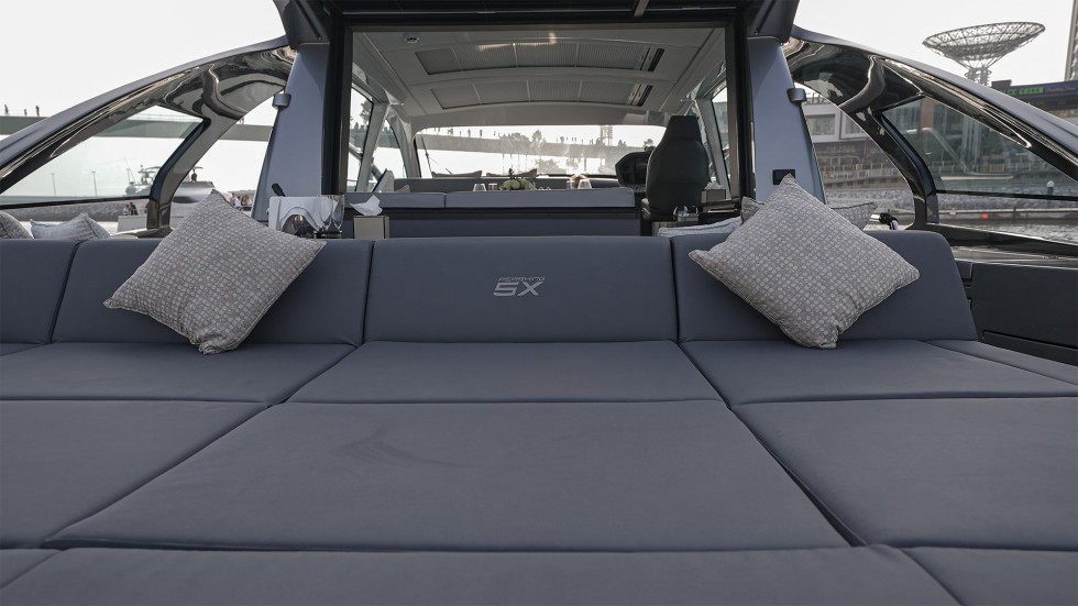 Pershing 5X - Boatscribe.com