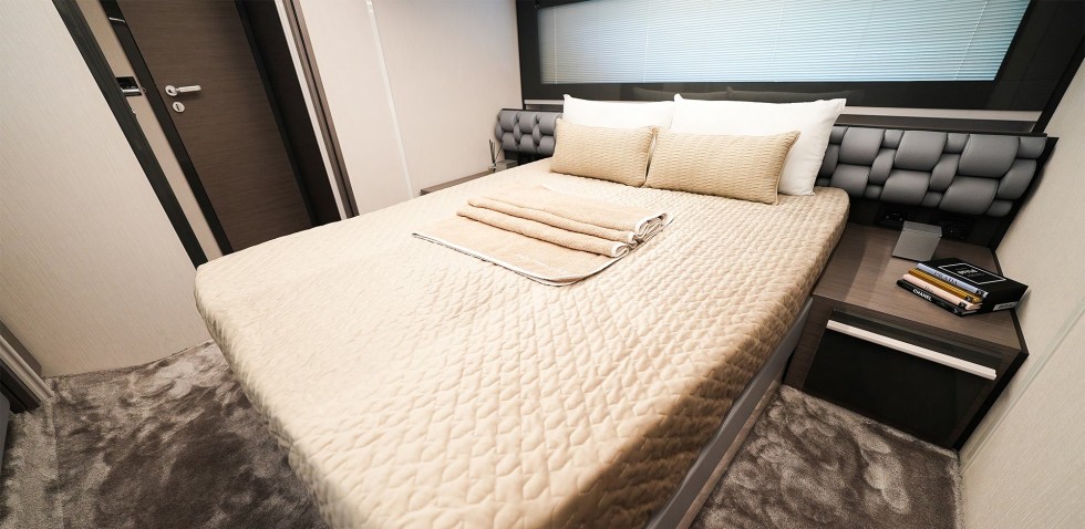 Pershing 5X - Boatscribe.com