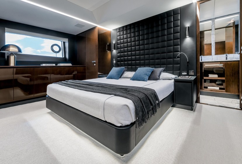 Riva 82 Diva - Boatscribe.com