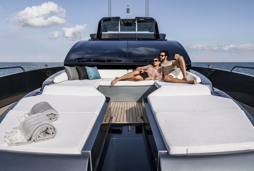 Riva 82 Diva - Boatscribe.com