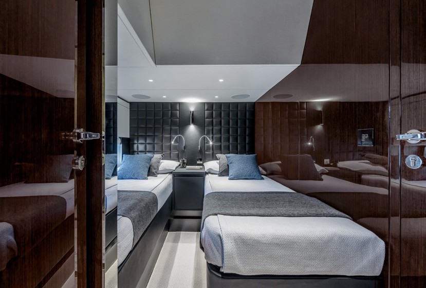 Riva 82 Diva - Boatscribe.com