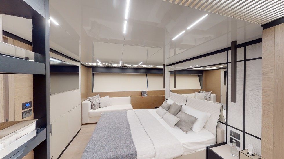 Ferretti 780 - Boatscribe.com
