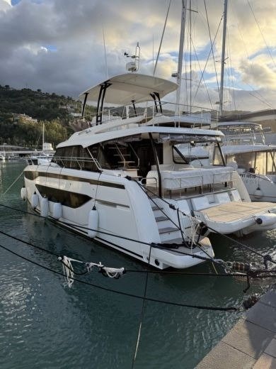 Prestige M48 - Boatscribe.com