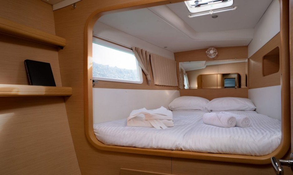 Lagoon 42 - Boatscribe.com
