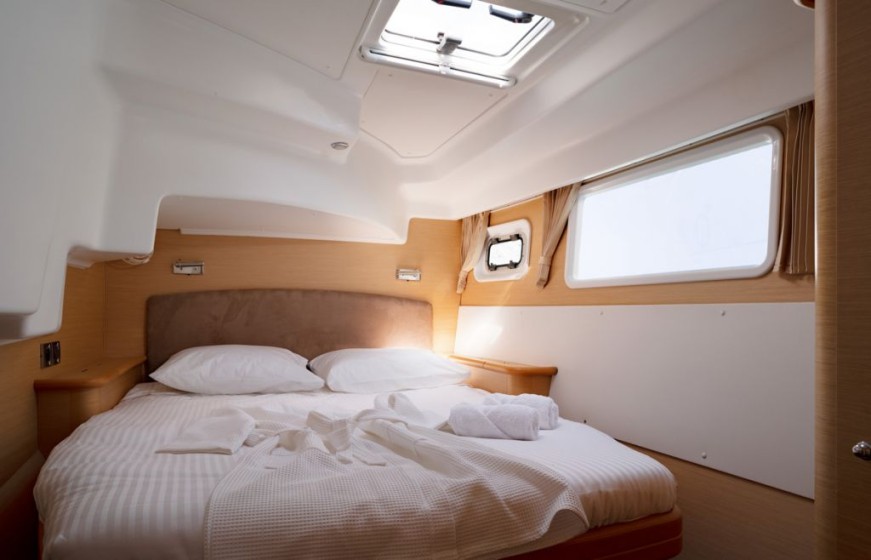 Lagoon 42 - Boatscribe.com