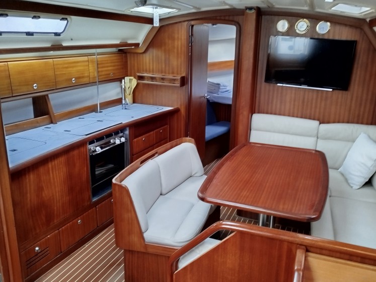 Bavaria 40 - Boatscribe.com