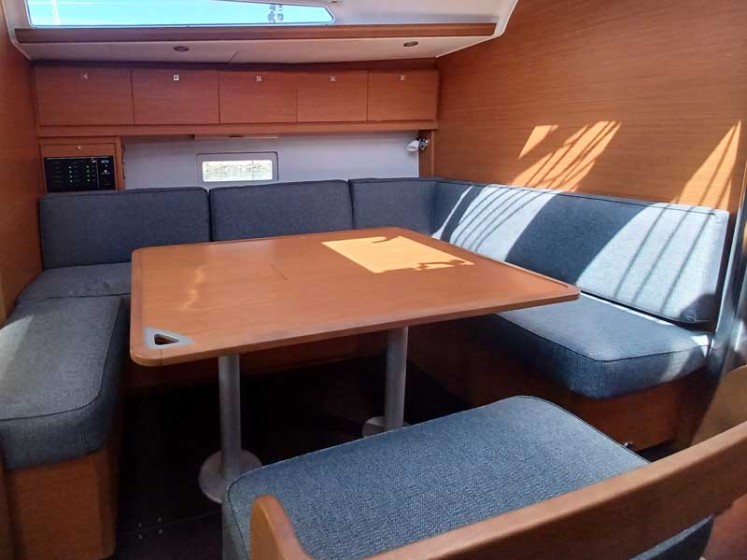 Dufour 430 - Boatscribe.com