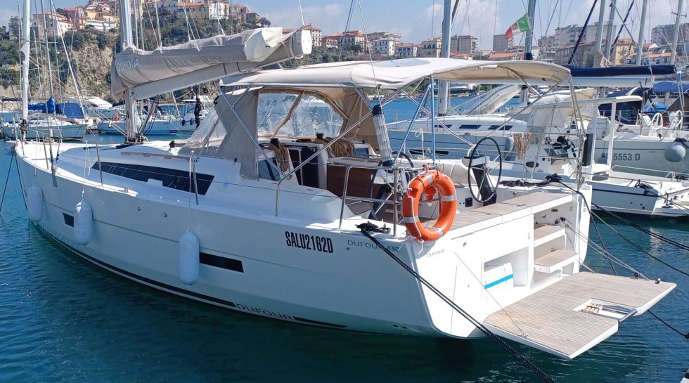 Dufour 430 - Boatscribe.com