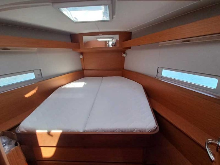 Dufour 430 - Boatscribe.com