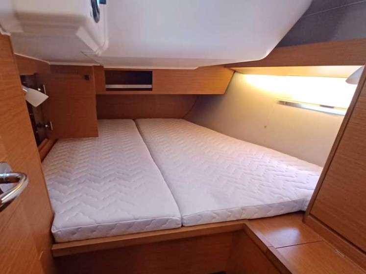 Dufour 430 - Boatscribe.com