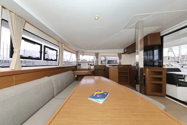 Lagoon 42 - Boatscribe.com