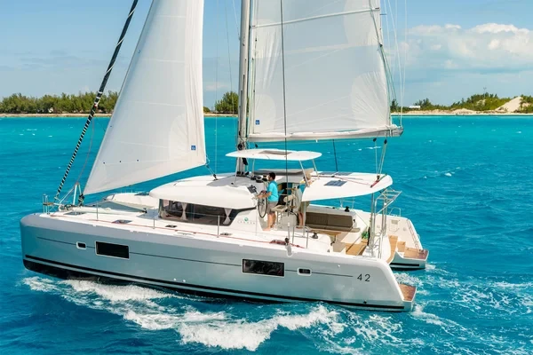 Lagoon 42 - Boatscribe.com