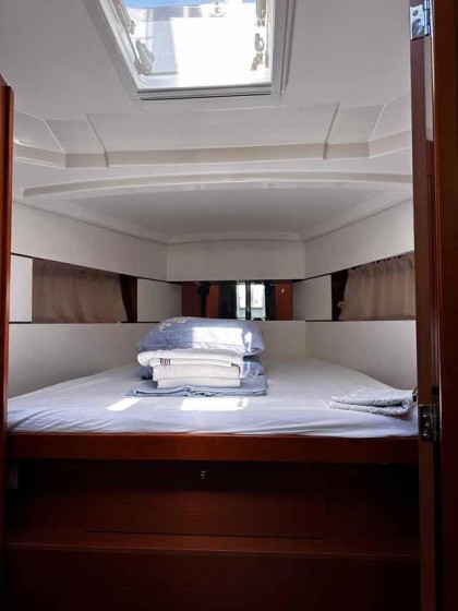 Oceanis 38.1 - Boatscribe.com