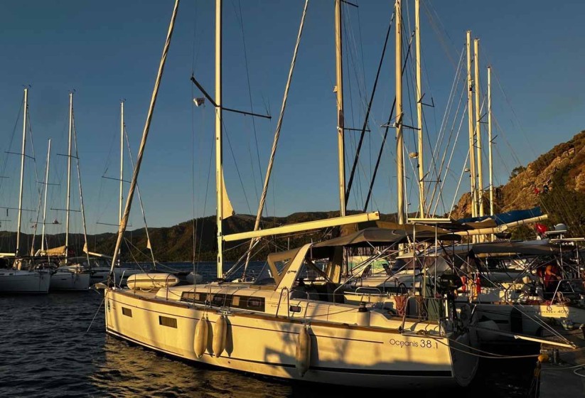 Oceanis 38.1 - Boatscribe.com