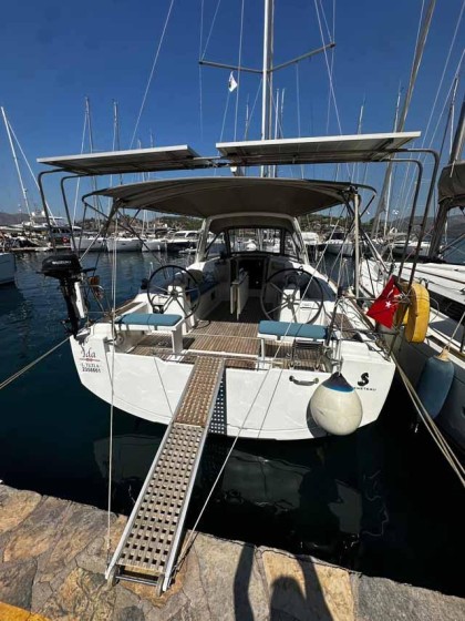 Oceanis 38.1 - Boatscribe.com