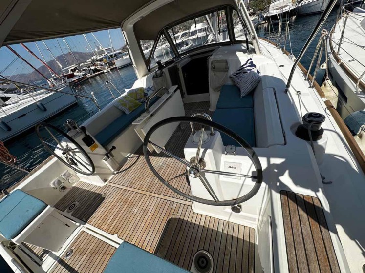 Oceanis 38.1 - Boatscribe.com