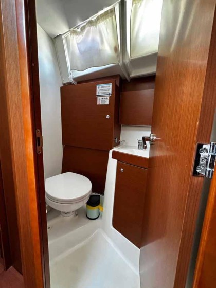 Oceanis 38.1 - Boatscribe.com