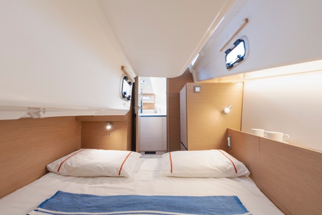 Sun Odyssey 350 - Boatscribe.com