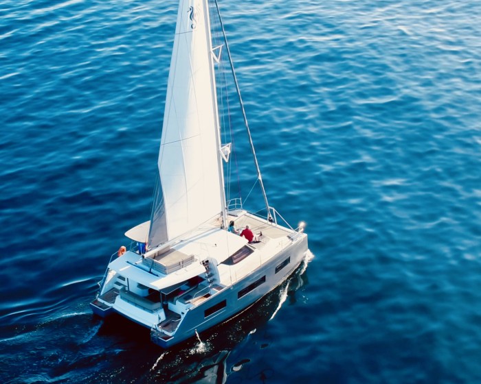 Aventura 37 - Boatscribe.com