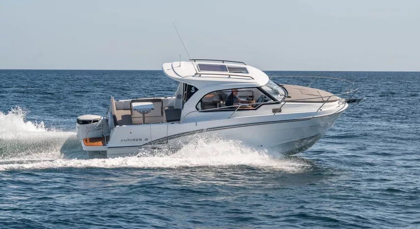 Antares 8 OB - Boatscribe.com