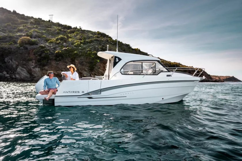 Antares 8 OB - Boatscribe.com