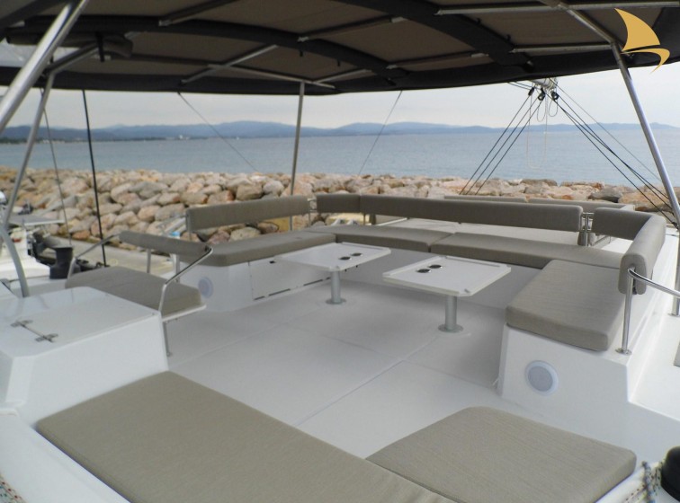 Bali 5.4 - Boatscribe.com