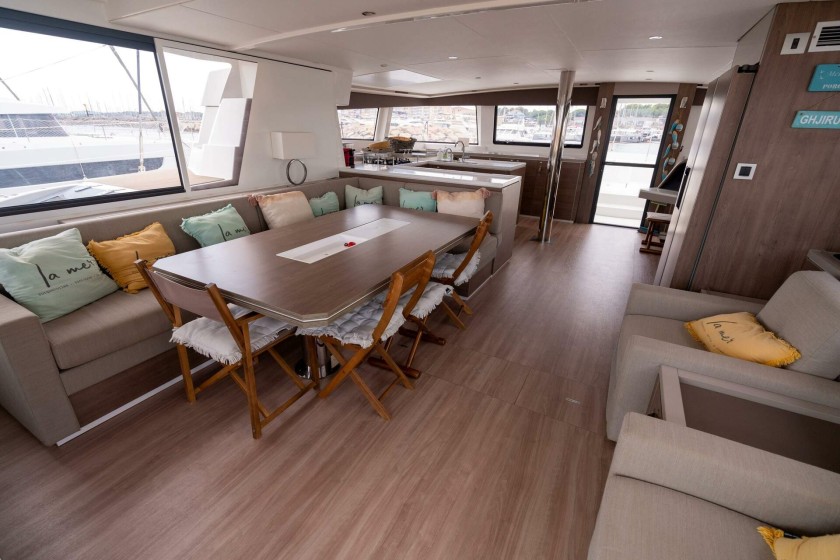 Bali 5.4 - Boatscribe.com